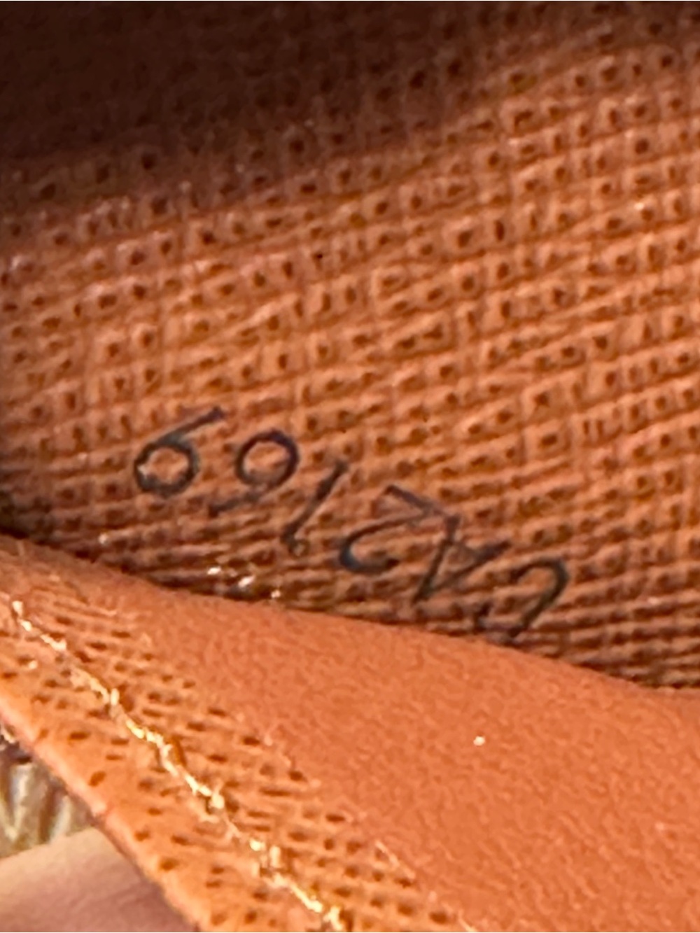 Louis Vuitton XXL Zipper round Monogram long bifold Wallet - Picture 10 of 15